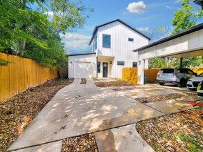 2100 Palo Pinto Dr in Austin, TX - Building Photo - Building Photo