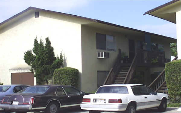 Wells Garden Apartments in El Cajon, CA - Building Photo - Building Photo