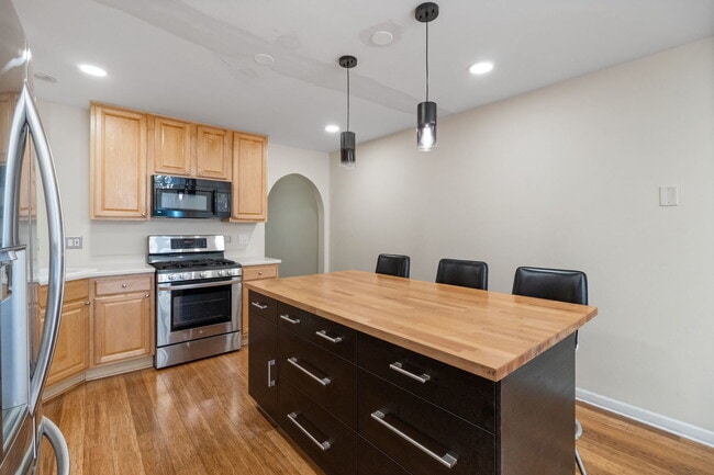 3057 Serenity Ln in Naperville, IL - Building Photo - Building Photo