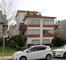 1316 W 14th Ave in Vancouver, BC - Building Photo