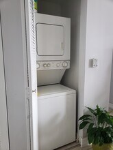 1 Glen Royal Pkwy, Unit 1003 in Miami, FL - Building Photo - Building Photo