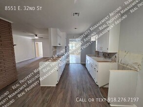 8551 E 32nd St in Tulsa, OK - Building Photo - Building Photo