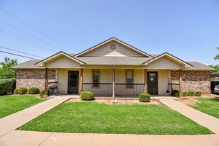 Parkstone Crossroads in Wichita Falls, TX - Building Photo