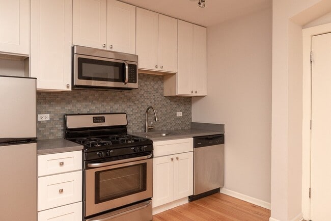 2824 W Palmer St, Unit A03W in Chicago, IL - Building Photo - Building Photo