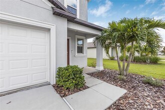 5149 White Chicory Dr in Ruskin, FL - Building Photo - Building Photo