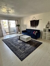 5625 N Sumner Wy in Culver City, CA - Building Photo - Building Photo