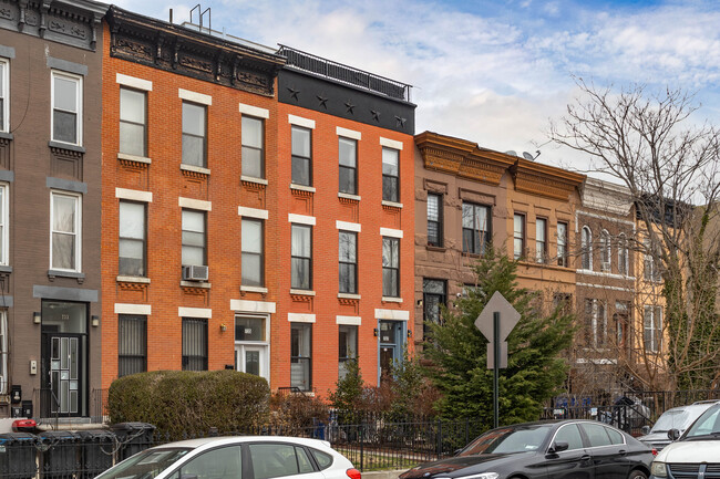 737 Lexington Ave in Brooklyn, NY - Foto de edificio - Building Photo