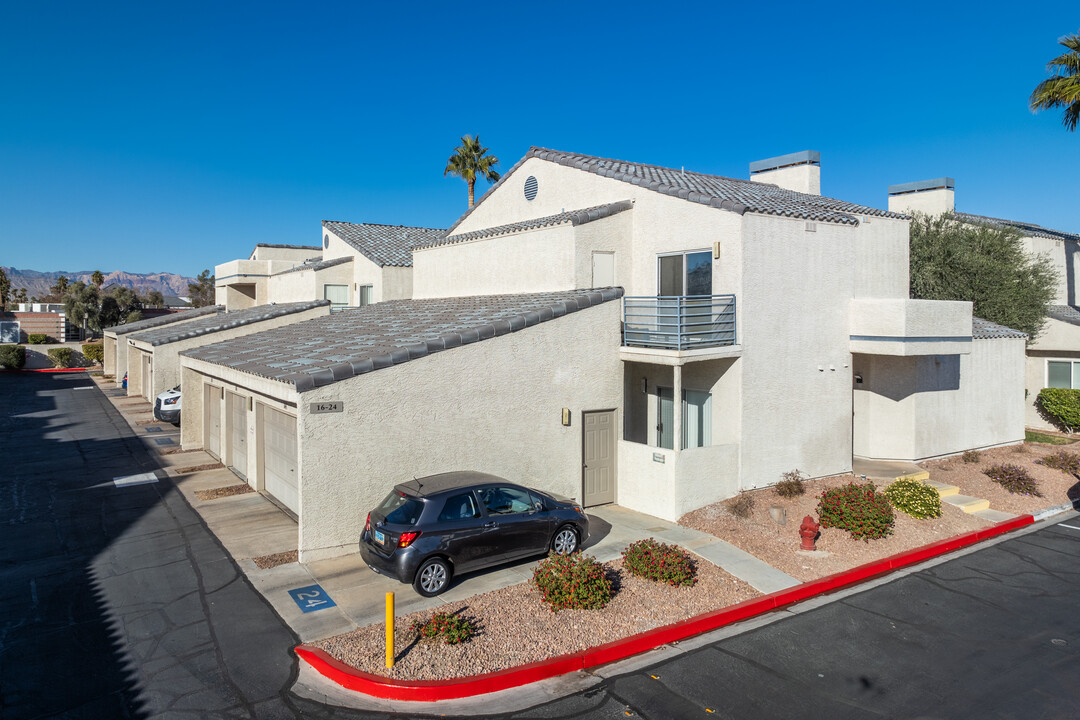 La Mirage Condominiums in Las Vegas, NV - Building Photo