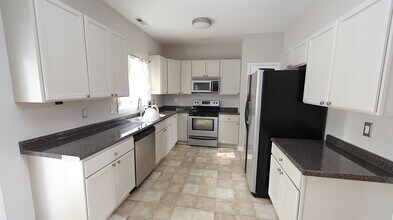 210 Newberry Ln in Durham, NC - Building Photo - Building Photo