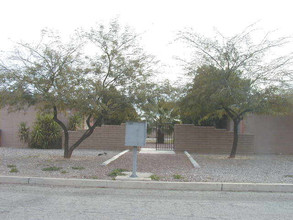 3932-3936 E Monte Vista Dr in Tucson, AZ - Foto de edificio - Building Photo