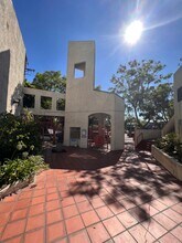 1118 Valencia St in Los Angeles, CA - Foto de edificio - Building Photo