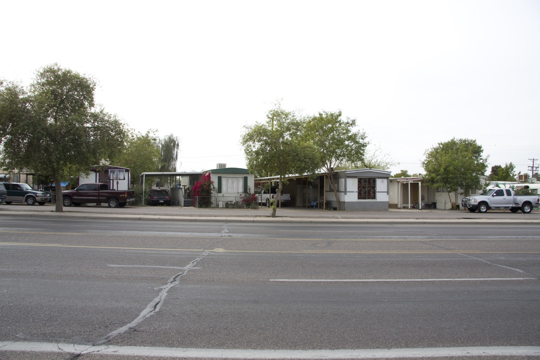 Lazy D Mobile Home Park in Phoenix, AZ - Foto de edificio