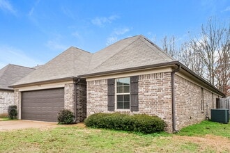 9450 Eckley Pl in Cordova, TN - Foto de edificio - Building Photo