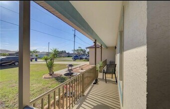 836 Woodridge Cir in Ft. Myers, FL - Building Photo - Building Photo