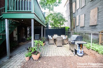 158 Cypress St, Unit 1 in Brookline, MA - Building Photo - Building Photo