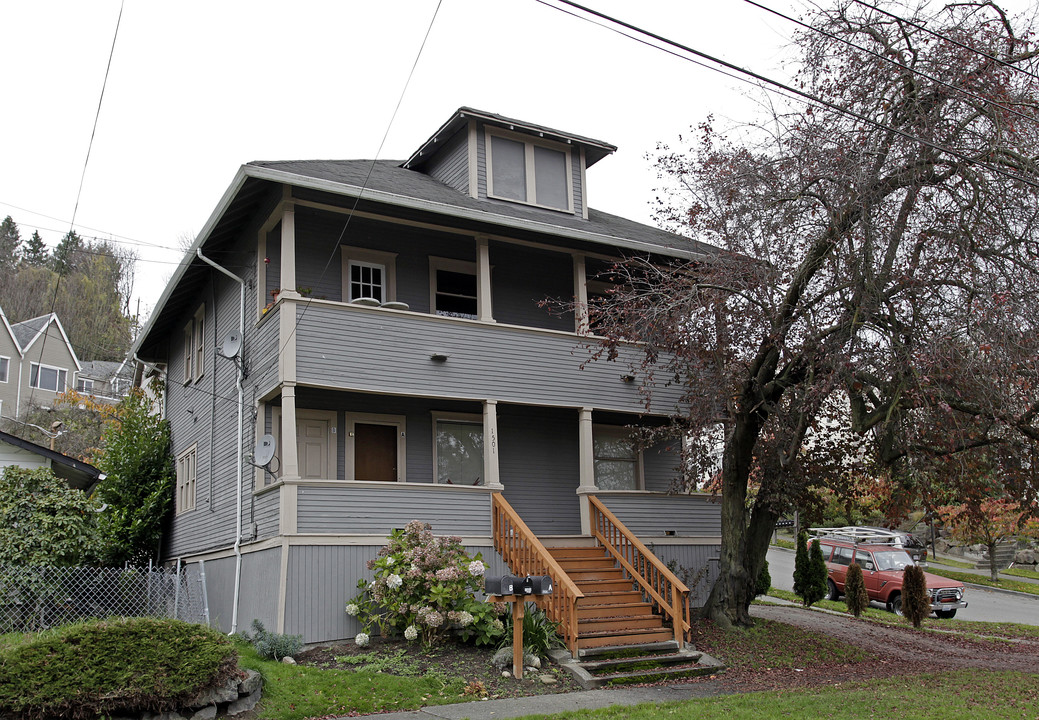 1501 Sturgus Ave S in Seattle, WA - Building Photo