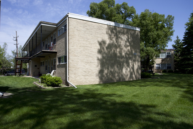 1112 W Hawthorne St in Arlington Heights, IL - Foto de edificio - Building Photo