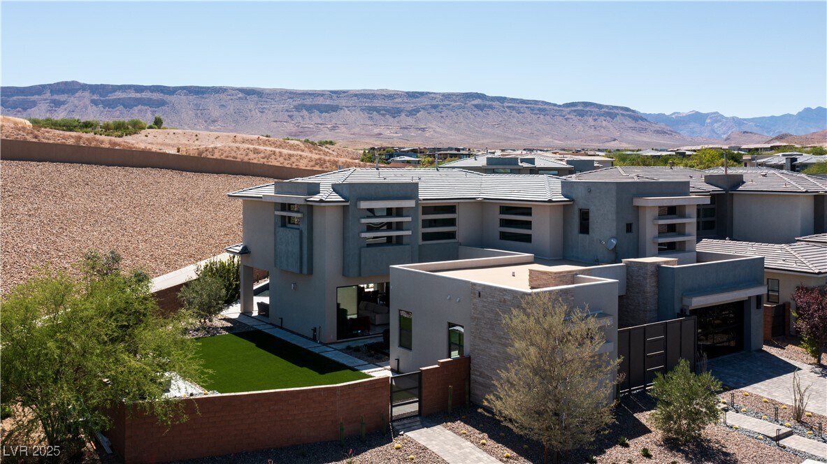 1 Garden Shadow Ln in Las Vegas, NV - Foto de edificio