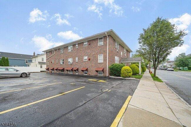 153 Garden Ave in Belleville, NJ - Building Photo - Building Photo