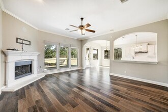 577 Shelf Rock Rd in Driftwood, TX - Building Photo - Building Photo