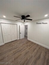 4605 Bayshore Dr in Naples, FL - Building Photo - Building Photo