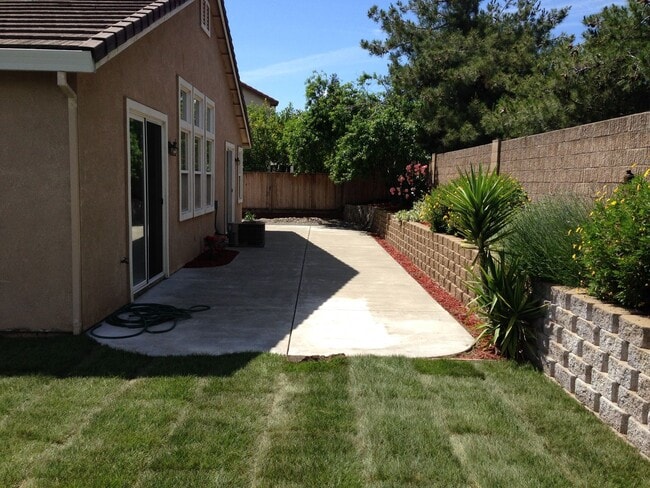 1012 Boone Ct in Vacaville, CA - Building Photo - Building Photo