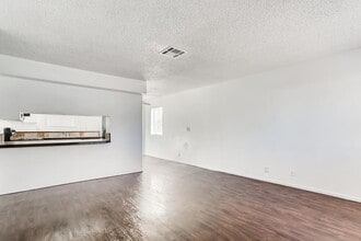 24 Rose Cir in North Las Vegas, NV - Building Photo - Building Photo