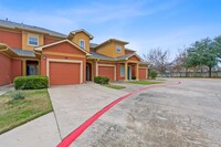 2900 S Lakeline Blvd in Cedar Park, TX - Foto de edificio - Building Photo