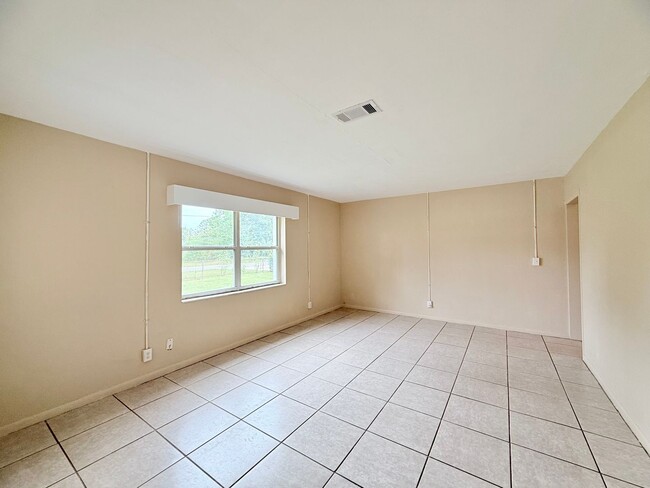8355 Gardenia Cir in Pensacola, FL - Building Photo - Building Photo
