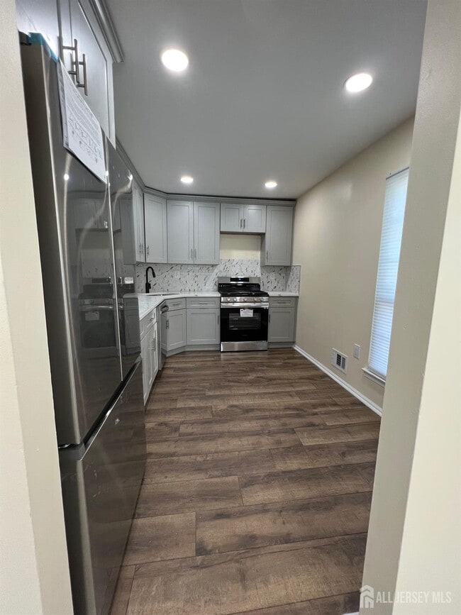 436 Northam Dr in North Brunswick, NJ - Building Photo - Building Photo