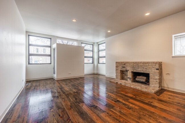 2059 N Clifton Ave, Unit 1 in Chicago, IL - Foto de edificio - Building Photo