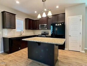 134 W Lumber Ct, Unit #A in Clayton, NC - Building Photo - Building Photo