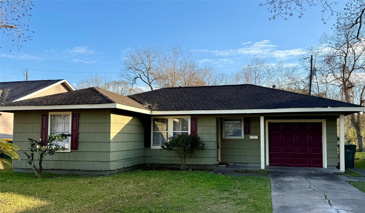 411 Elaine St in La Marque, TX - Building Photo