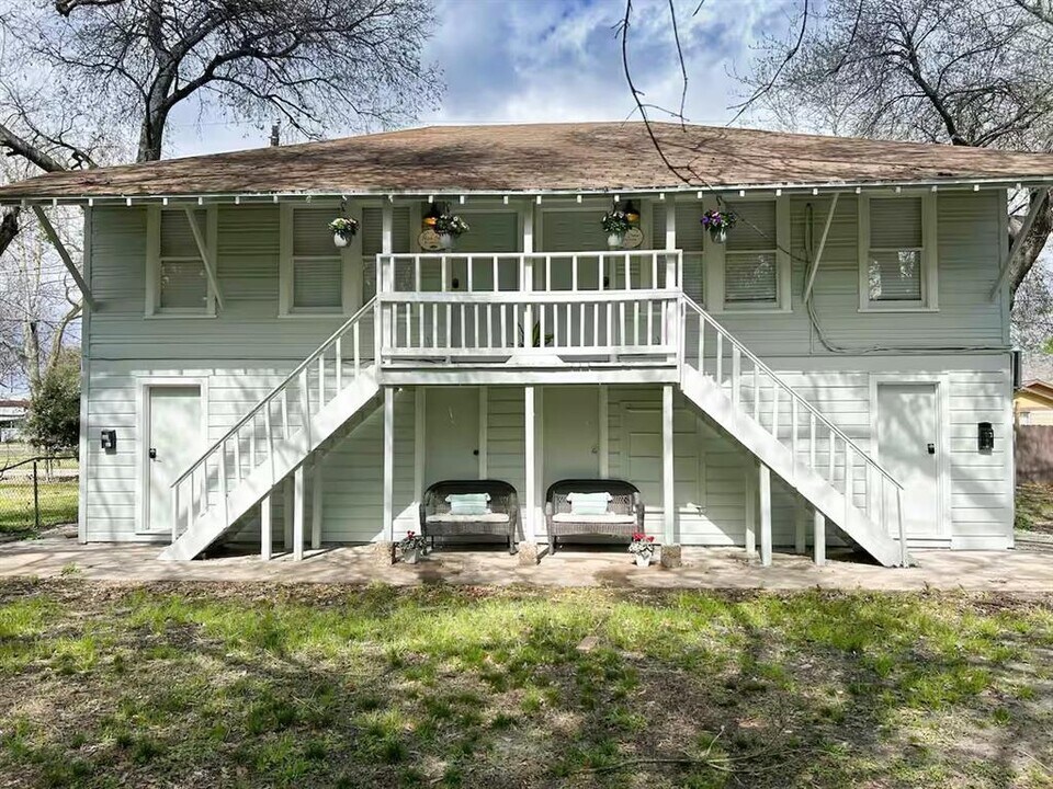 1228 2nd Ave S in Texas City, TX - Building Photo