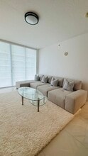 1111 SW 1st Ave, Unit 3416-N in Miami, FL - Building Photo - Building Photo