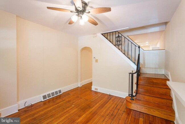 4562 Silverwood St in Philadelphia, PA - Foto de edificio - Building Photo