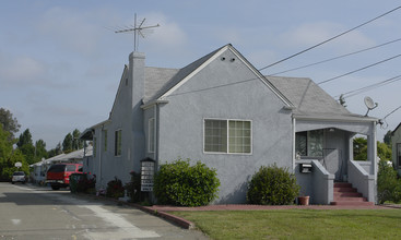 282-290 Cherry Way in Hayward, CA - Building Photo - Building Photo