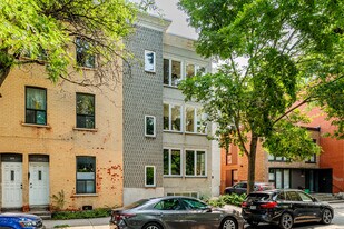 2376 Quesnel Rue in Montréal, QC - Building Photo