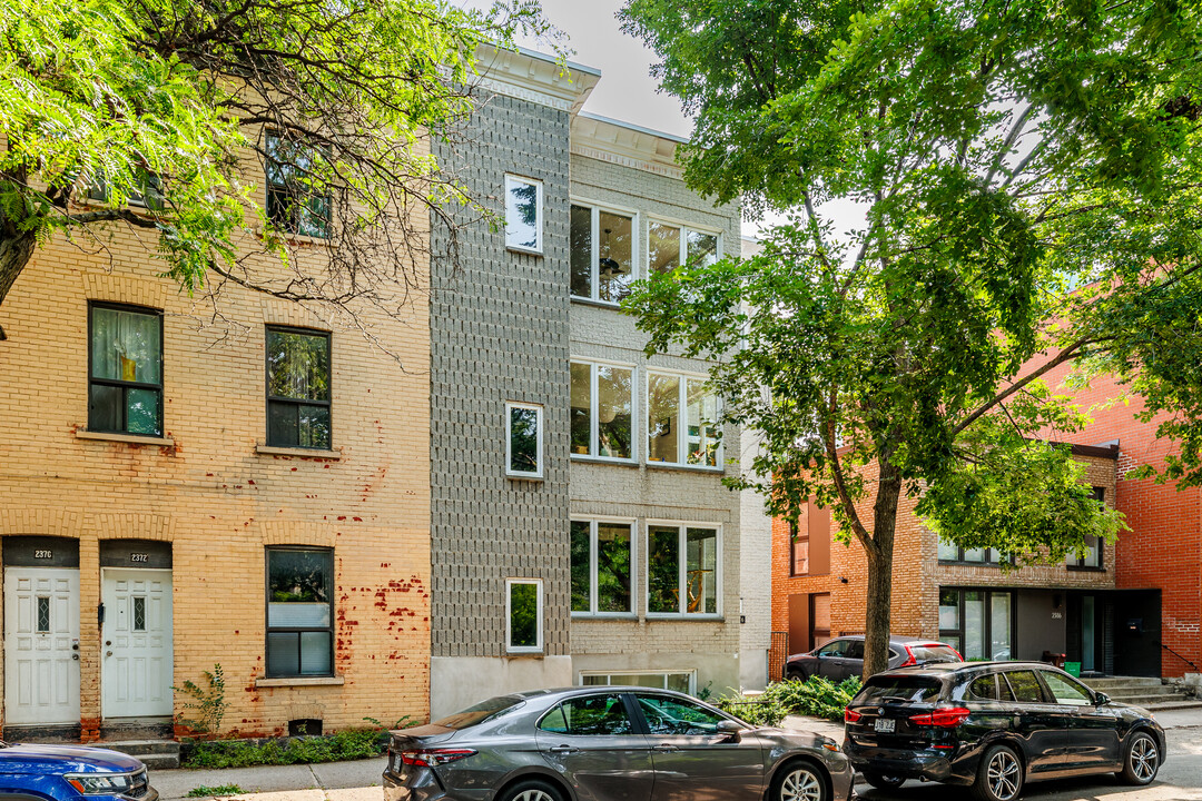 2376 Quesnel Rue in Montréal, QC - Building Photo