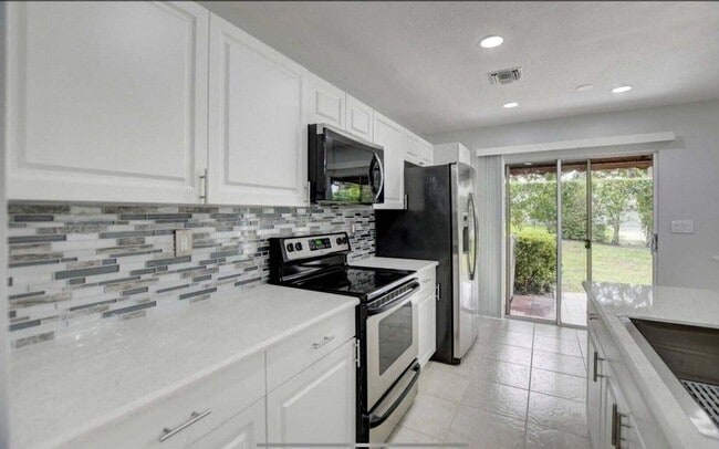 5286 Sapphire Valley in Boca Raton, FL - Building Photo - Building Photo