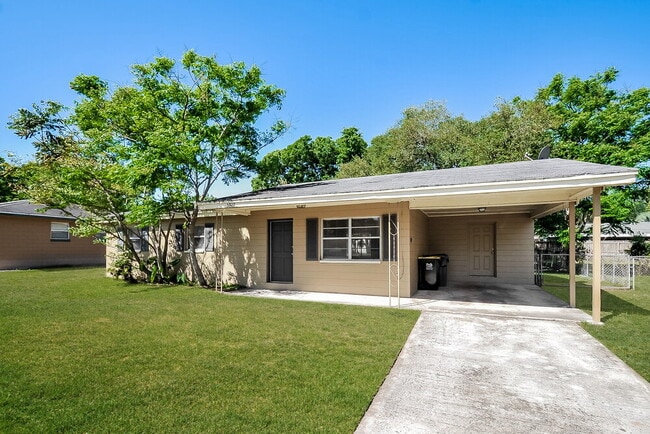 5927 Stokes Rd in Lakeland, FL - Building Photo - Building Photo