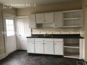 2757 Norwood Ave in Cincinnati, OH - Building Photo - Building Photo