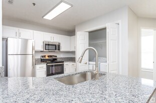 Regency Apartments in Fayetteville, NC - Building Photo