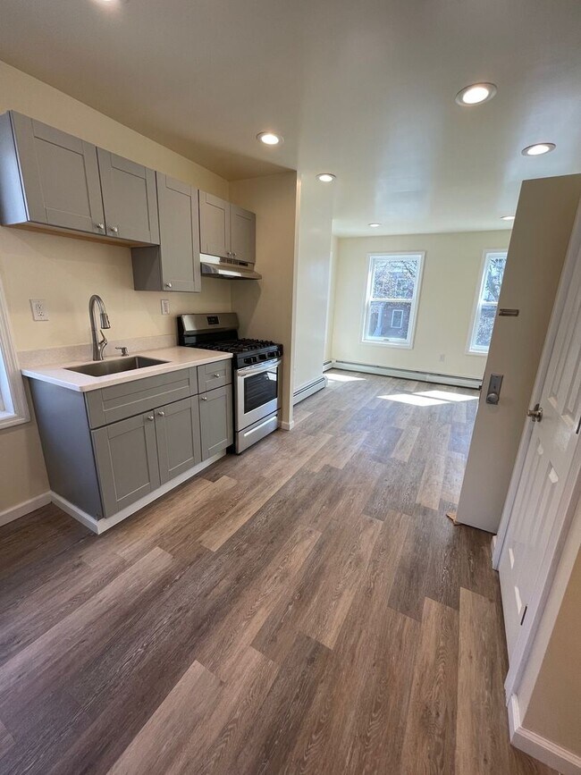 17 Dubois St in Newburgh, NY - Building Photo - Building Photo