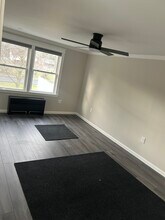 14 Ferrara Ave, Unit Upstairs front apartment in Schenectady, NY - Foto de edificio - Building Photo