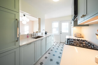 2040 Montreal Ave in St. Paul, MN - Building Photo - Building Photo