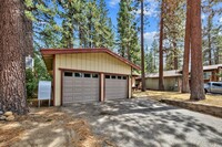 2268 Wyoming Ave in South Lake Tahoe, CA - Foto de edificio - Building Photo