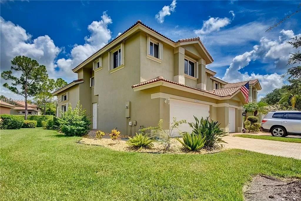 12625 NW 56th St in Coral Springs, FL - Building Photo