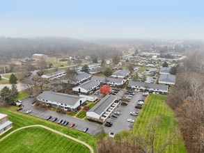 Somerford Square Apartments in Lancaster, OH - Foto de edificio - Building Photo