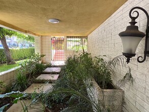 Margate Apartments in Encino, CA - Foto de edificio - Building Photo